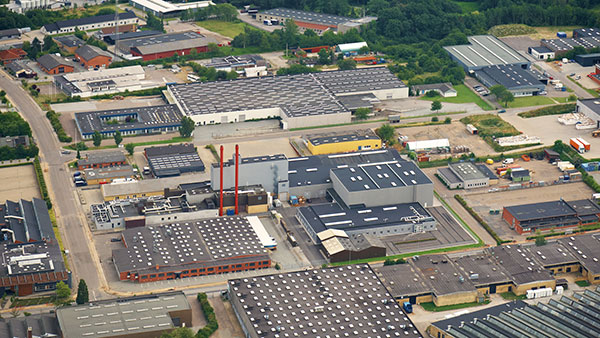 Supply chain co-location offers a powerful solution for companies seeking to remain cost-effective, quick to market, and environmentally sustainable. Research finds one model can result in a 77% reduction in freight costs and 72% reduction in inventory holding costs.